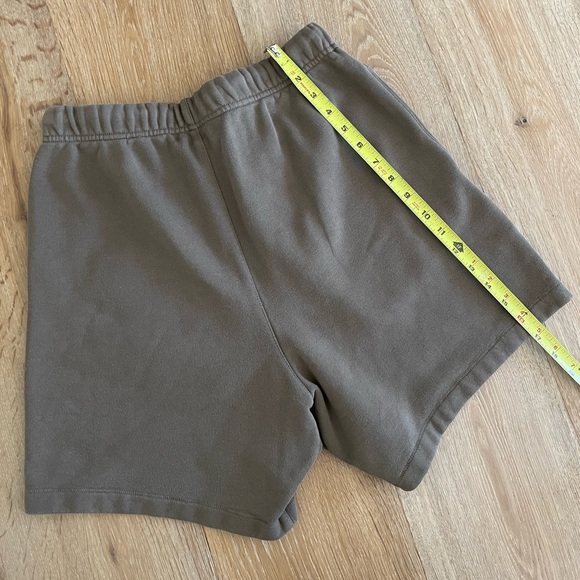Fear of God Essentials Sweat Shorts Brown Logo Streetwear Gym Mens XS 28" x 6" - Picture 6 of 7